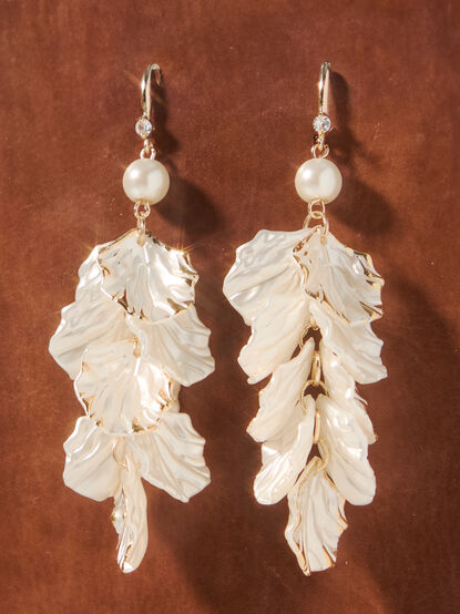 Shell Pearl Dangle - TULLABEE