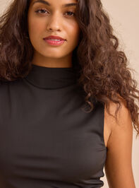 Tori Fitted Mock Neck Tank Detail 3 - TULLABEE