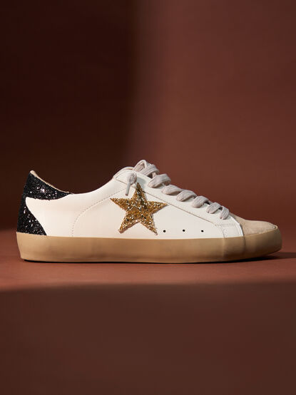 Pamela Star Sneakers - TULLABEE