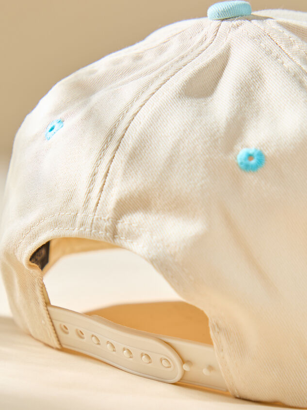 Beachin' Trucker Hat Detail 3 - TULLABEE