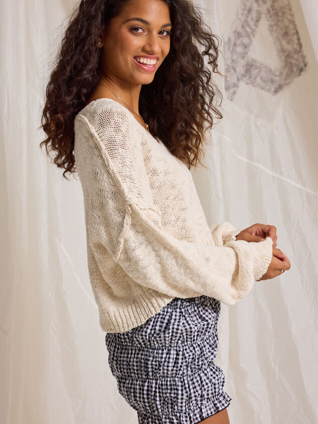 Natalie V-Neck Crop Sweater Detail 3 - TULLABEE