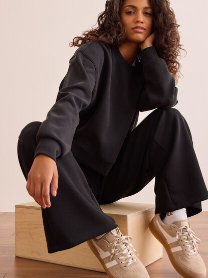 Supersoft Crew Pullover - TULLABEE