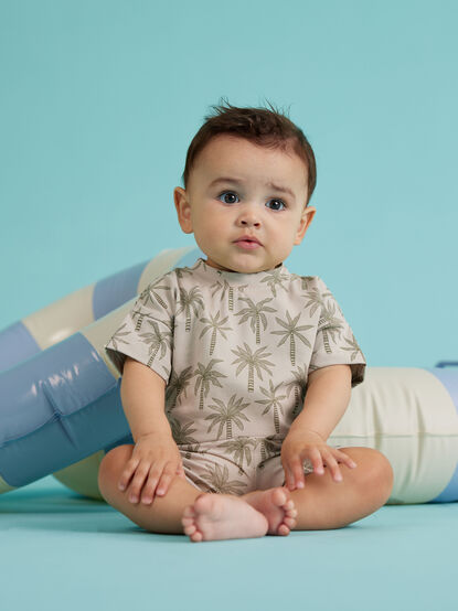 Beach Palms Tee and Shorts Set - TULLABEE
