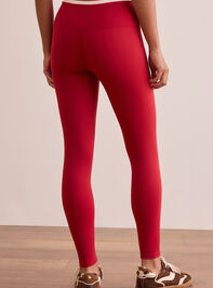 Power Pose Leggings Detail 5 - TULLABEE