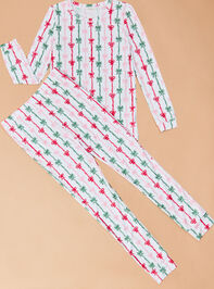 Merry & Bright Lounge Set Detail 2 - TULLABEE