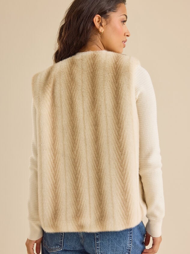 Amery Fur Vest Detail 5 - TULLABEE