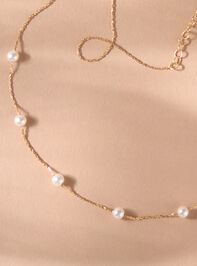 18k Gold Pearl Charm Necklace Detail 2 - TULLABEE