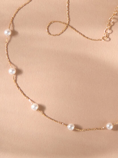 18k Gold Pearl Charm Necklace - TULLABEE