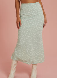 Amora Floral Midi Skirt Detail 3 - TULLABEE