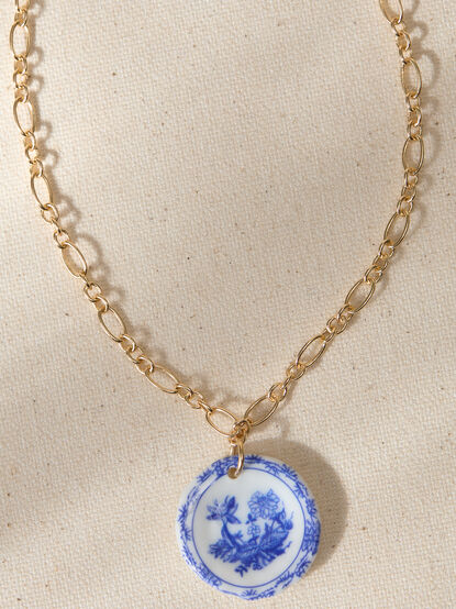 Toile Pendant Necklace - TULLABEE