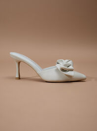 The White Jane Bow Heel Detail 2 - TULLABEE