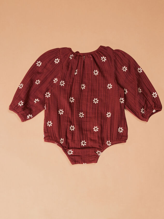 Hallie Embroidered Daisy Bubble by Mud Pie Detail 3 - TULLABEE