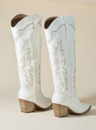 Indigo Contrast Stitch Western Boot Detail 4 - TULLABEE