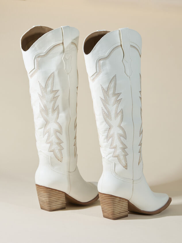 Indigo Contrast Stitch Western Boot Detail 4 - TULLABEE
