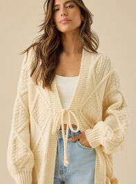 Mariana Cable Knit Cardigan Detail 2 - TULLABEE