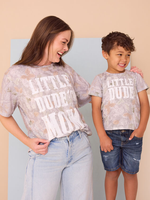 Little Dude's Mom Camo Graphic Tee Detail 7 - TULLABEE