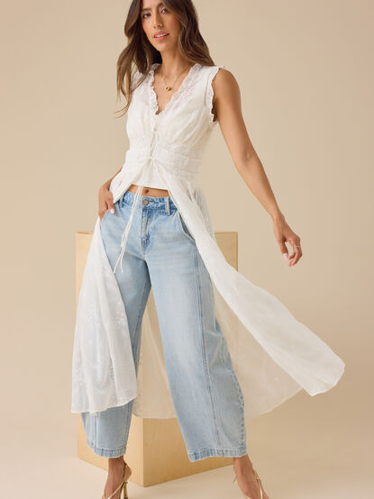 Quinn Eyelet Kimono - TULLABEE