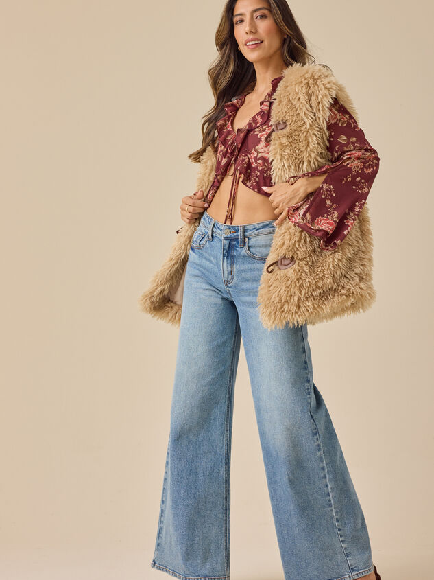 Tatia Faux Fur Vest Detail 3 - TULLABEE