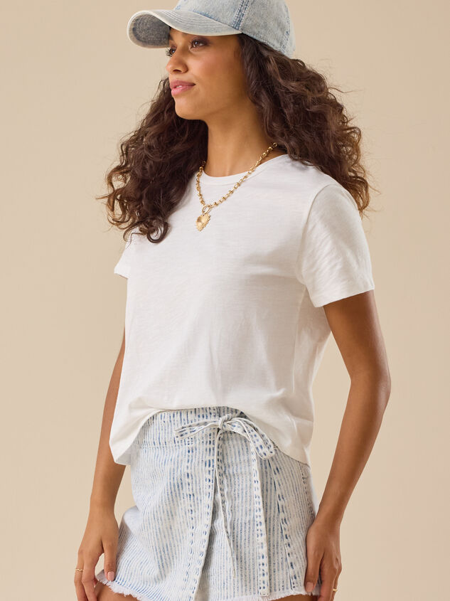 Kyla Girlfriend Tee Detail 3 - TULLABEE