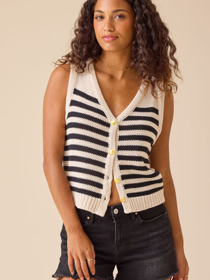 Dierdre High Rise Denim Shorts - TULLABEE