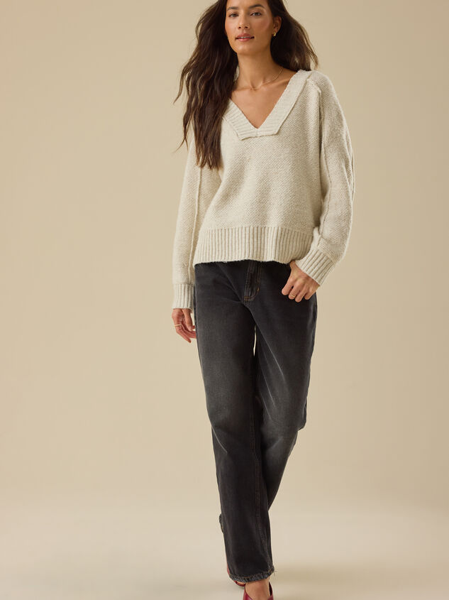 Joan V-Neck Boxy Sweater Detail 2 - TULLABEE