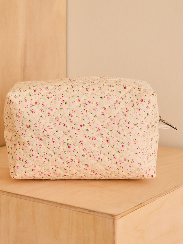 Everly Quilted Makeup Bag Detail 3 - TULLABEE