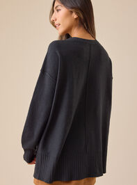 Katie Oversized Sweater Detail 4 - TULLABEE