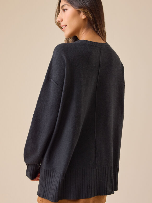 Katie Oversized Sweater Detail 4 - TULLABEE