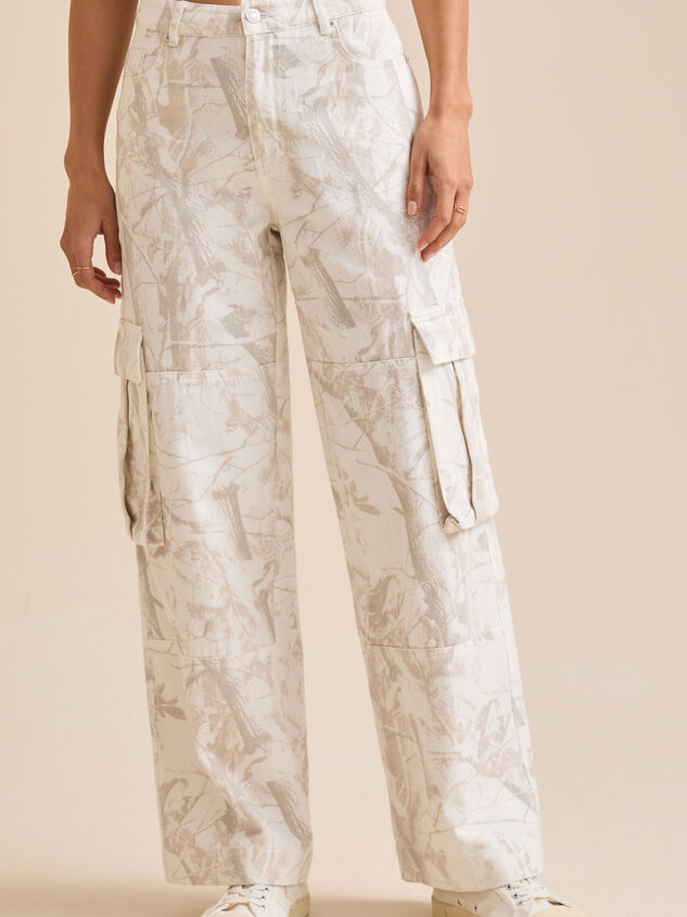Makayla Camo Cargo Pants Detail 3 - TULLABEE