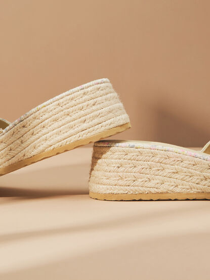 The Praciee Platform Sandal - TULLABEE