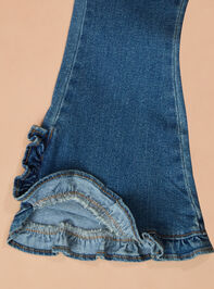 Jilly Ruffle Flare Jeans Detail 3 - TULLABEE