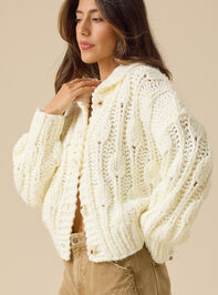Jacqueline Chunky Cardigan Detail 3 - TULLABEE