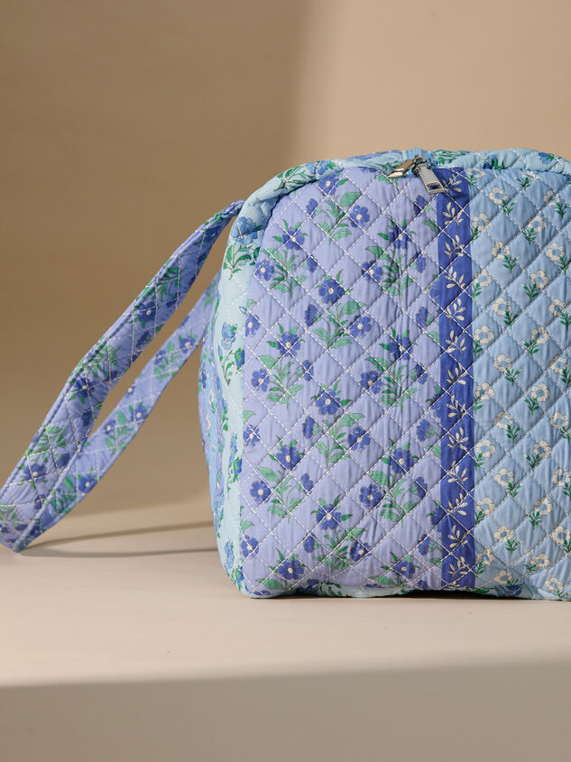 Everly Quilted Duffel Bag Detail 3 - TULLABEE