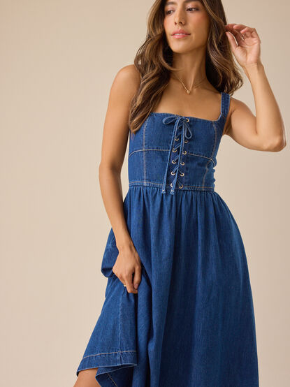 Quinlan Denim Midi Dress - TULLABEE