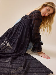 Stephany Embroidered Kimono Detail 5 - TULLABEE