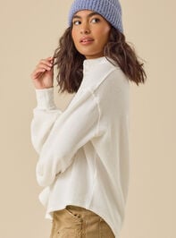Kayleigh Ribbed Oversized Top Detail 5 - TULLABEE
