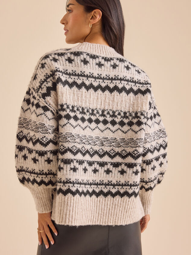 Freya Oversized Sweater Detail 5 - TULLABEE