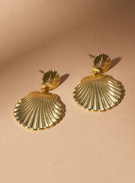 18K Gold Shell Dangle Earrings - TULLABEE