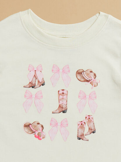 Cutesy Cowgirl Graphic Tee - TULLABEE