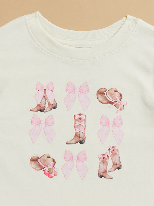 Cutesy Cowgirl Graphic Tee Detail 2 - TULLABEE