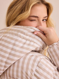 Active Puff Gingham Pullover Detail 6 - TULLABEE