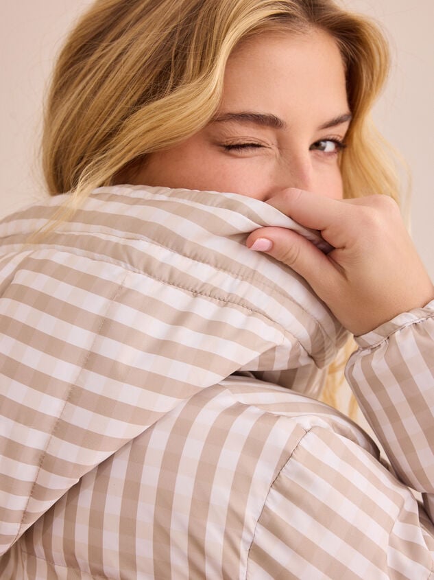 Active Puff Gingham Pullover Detail 6 - TULLABEE