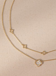 18K Gold Double Layer Clover Necklace Detail 2 - TULLABEE