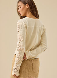 Gia Crochet Sleeve Fitted Thermal Detail 6 - TULLABEE