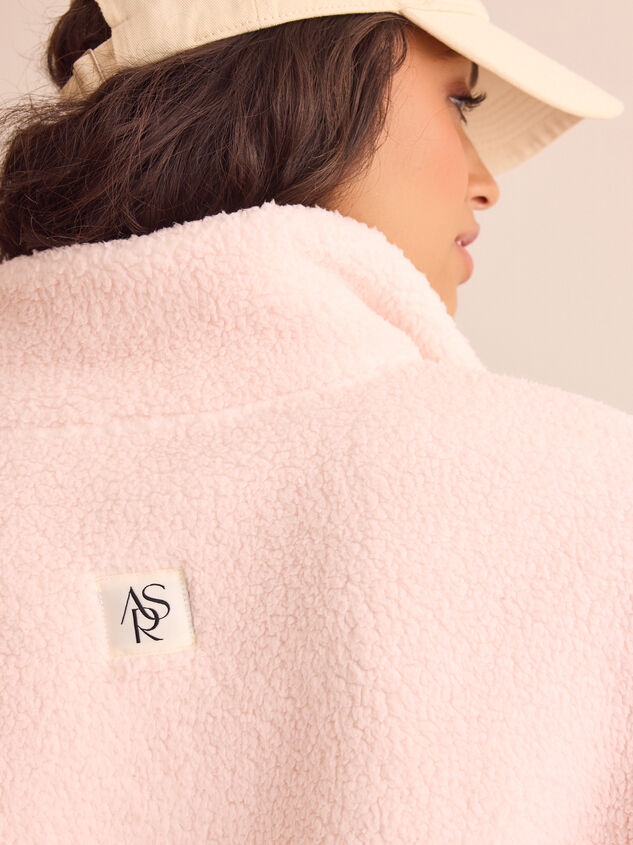 Cozy Ascent Fleece Quarter Zip Detail 5 - TULLABEE