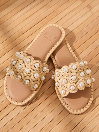 Harlyn Pearl Sandals By Dolce Vita - TULLABEE