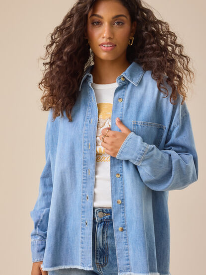 Dayna Button-Down Collared Top - TULLABEE