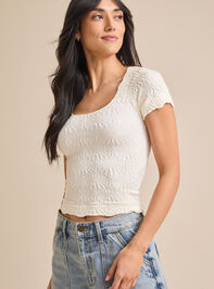 Blaire Short Sleeve Seamless Floral Tee Detail 2 - TULLABEE