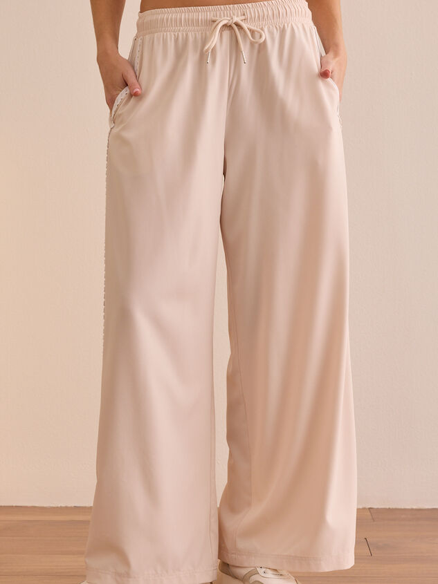 On The Run Detailed Pants Detail 3 - TULLABEE