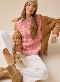 Emmaline Oversized Sweater Detail 2 - TULLABEE